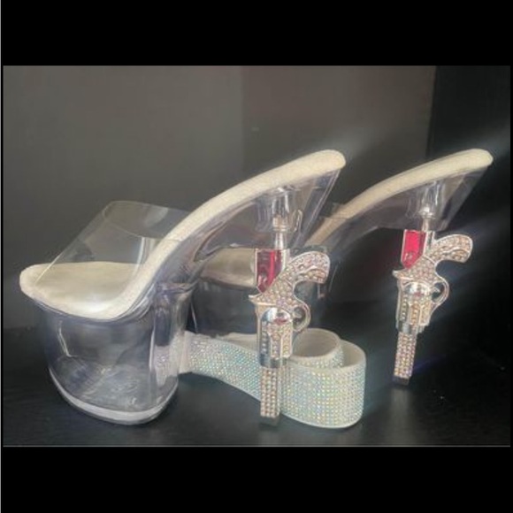 Pleasers w/ Pistol design and Ankle cuffs - Picture 1 of 3
